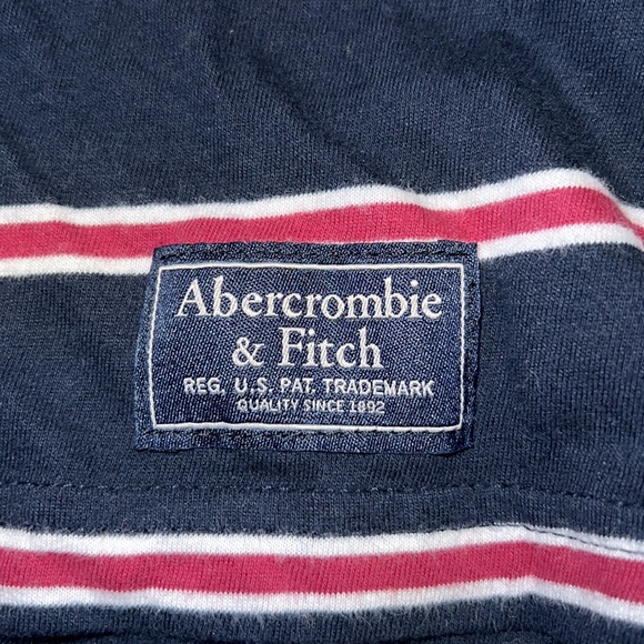 NWT Abercrombie & Fitch tee - Picture 2 of 5